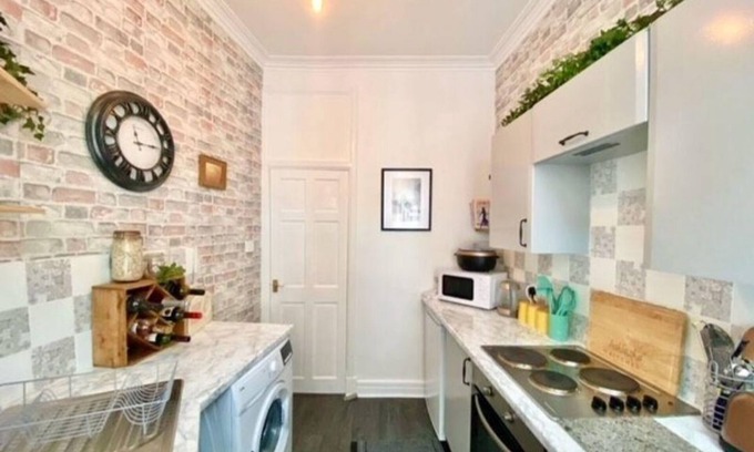 Newmilns Condo | Stylish cosy flat in the rural village of Newmilns