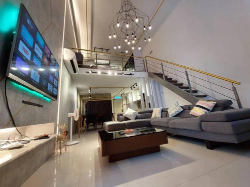 Petaling Jaya Apartment | Stylish Duplex, Pinnacle PJ City #3A (2pax)