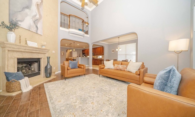 Red Oak House | Stylish Family Getaway | Room for Everyone