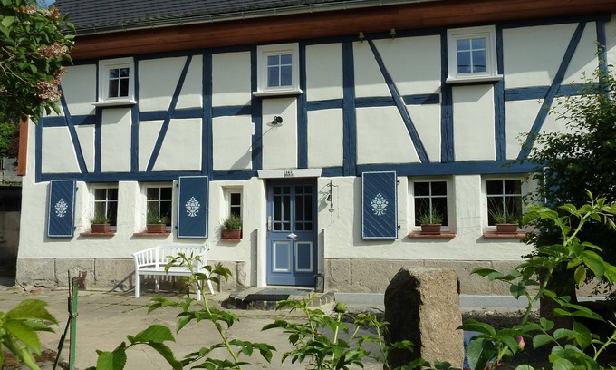 Olbersdorf House | Stylish half-timbered house