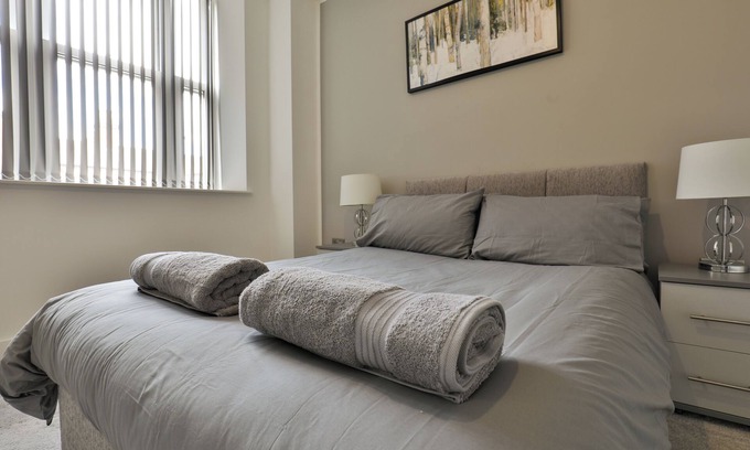 Hull Apartment | Stylish hideout