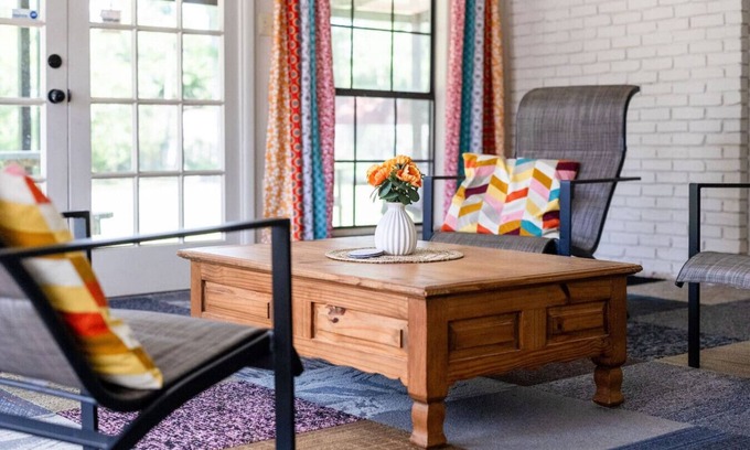 Reservoir House | Stylish home in Little Rock