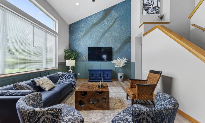 Lake Stevens House | Stylish Home with Private Office in Lake Stevens!