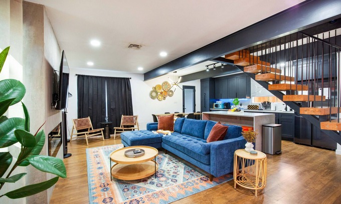 Franklin Park House | Stylish Modern 3Br Home 10 min from AUS Airport