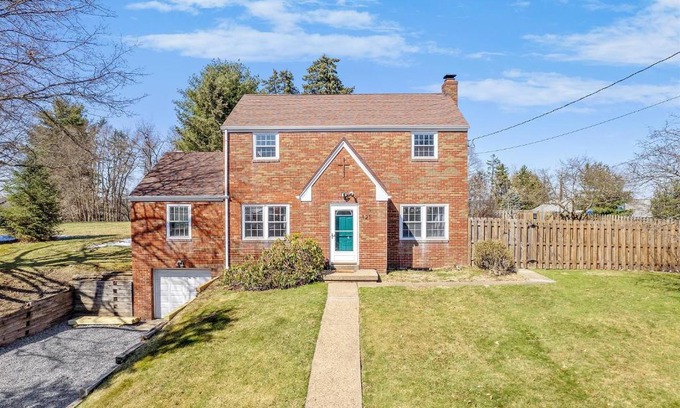 Wexford House | Stylish & Modern 4 Bedroom House in Wexford/Pittsburgh with Game Room