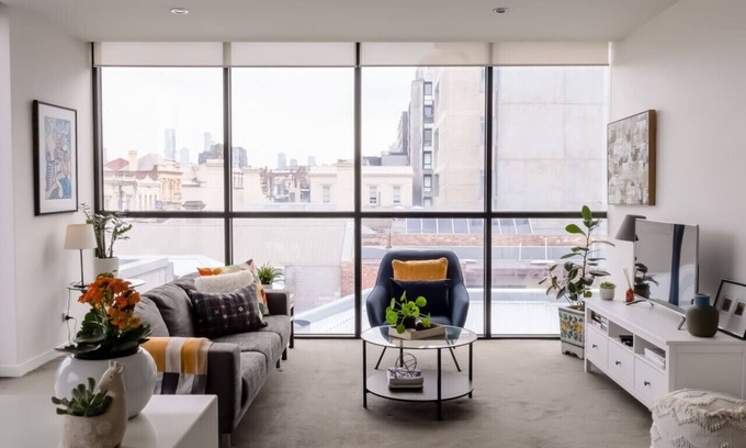 Richmond North Apartment | Stylish Modern Apt with Terrace