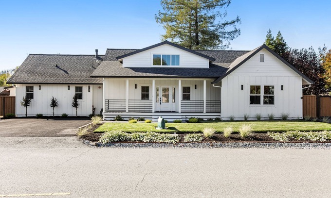 Windsor House | Stylish Modern Farmhouse with Private Pool, Outdoor Kitchen, Game Room & WiFi