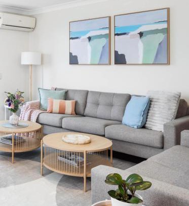 Mermaid Beach Apartment | Stylish Modern Oceanside Oasis Free Wi-Fi