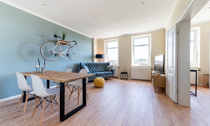 Dresden Apartment | Stylish old building apartment with 2 bedrooms - 200m to the Elbe - close to the center