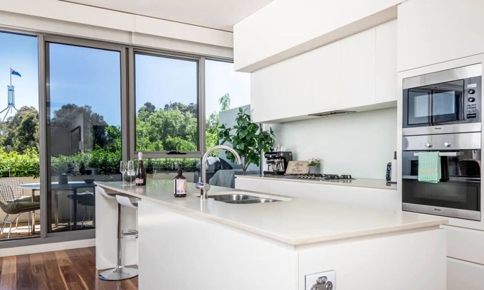 Forrest Apartment | Stylish Penthouse Level Apartment In Capital Hill ACT