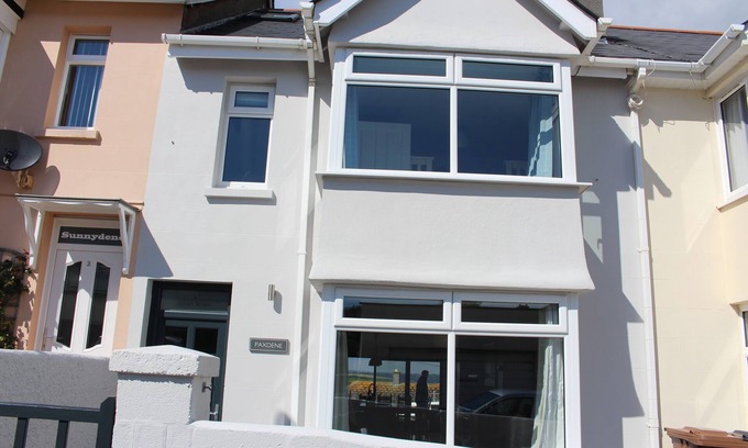 Salcombe House | Stylish & Spacious Salcombe Family Home w/Estuary Views, parking & deck