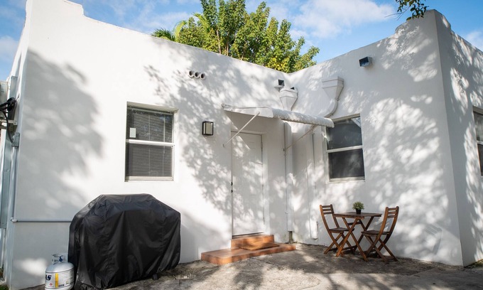 Allapattah Apartment | Stylish Studio Near Wynwood & Design District
