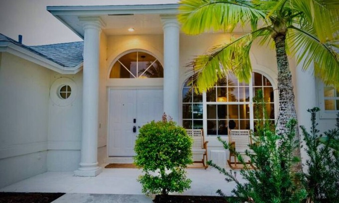 Hunt Club House | Stylish Teakwood Villa close to West Palm Beach, Wellington & beautiful beaches