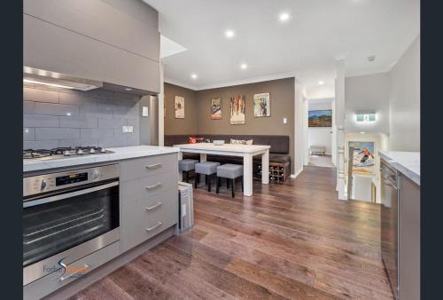 Thredbo Apartment | Stylish Thredbo Alpine Chalet + Garage in Tranquil Setting