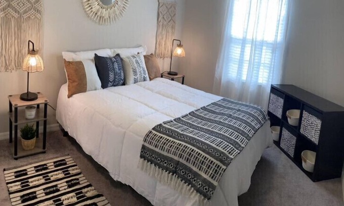 Riverview House | Stylish Townhome With Pond View
