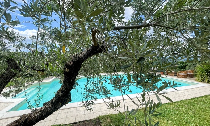 Pietrauta Villa | stylish villa near Bevagna and Montefalco with sensational views and sleeps 14