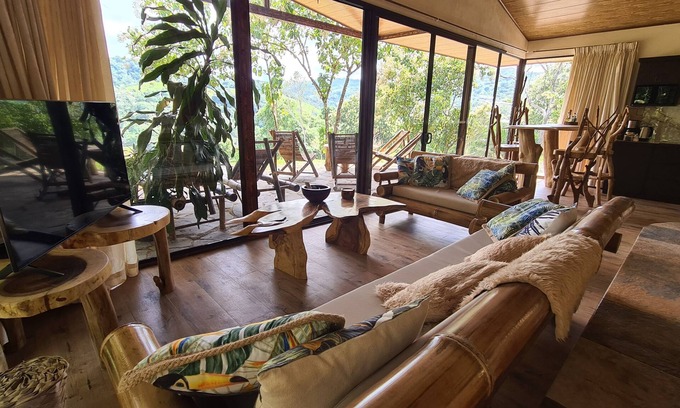 Dominical Cabin | Suave Vida Getaway - Guesthouse