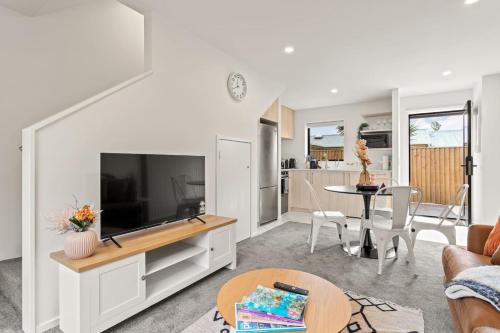 Henderson House | Suburban Hideaway in Henderson