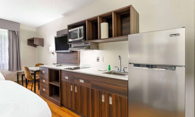 LaVale Hotel | Suburban Studios LaVale-Cumberland