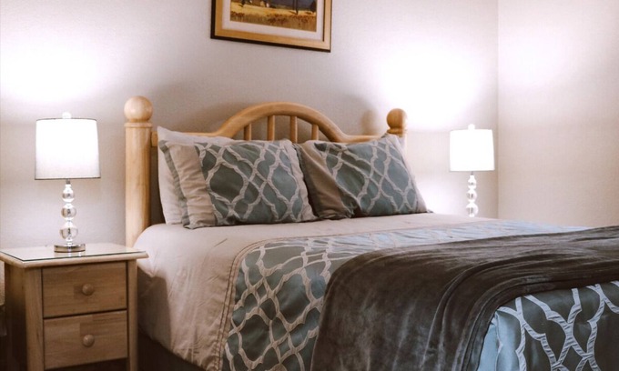 Shingletown Bed & Breakfast | Sugar Pine Room at Tall Timbers Bed & Breakfast