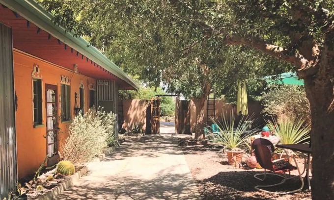 Joshua Tree Bed & Breakfast | Suite 4 - The Western Nomad