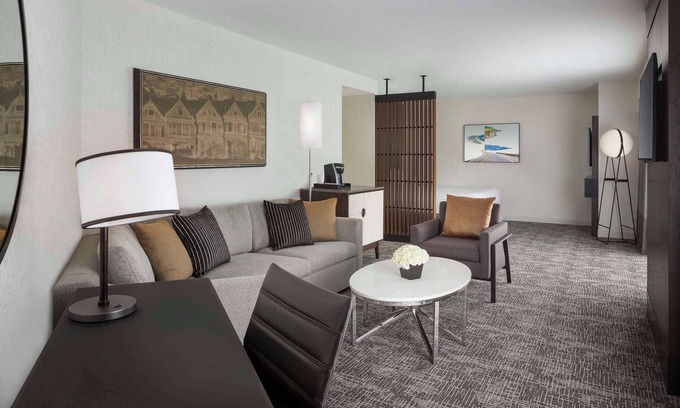 Financial District House | Suite + Connecting Room at a 4⭐️ Hotel