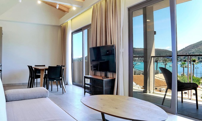 Vlicho House | Suite Demi - Demar Suites