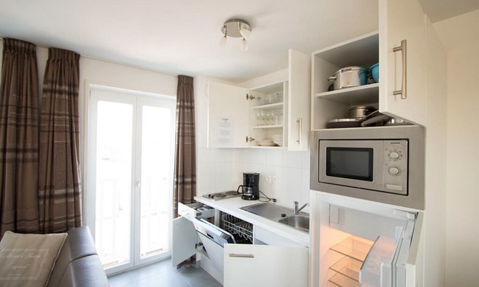 Oye-Plage Apartment | Suite for 6 people - Two Bedroom Apartment, Sleeps 6