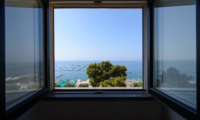 Minori Apartment | Suite Fragola - Fruit Flats - Sea View by AMALFIVACATION.IT-