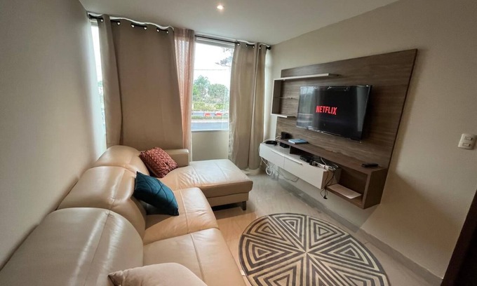 Samborondon Apartment | Suite in Samborondon Plaza building km 1.5 Via Samborondon