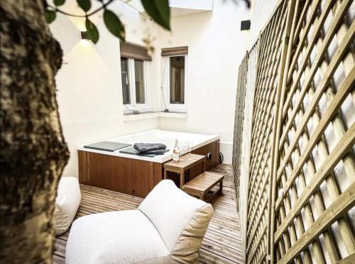 Ternes Apartment | Suite luxueuse avec jardin privatif et jacuzzi