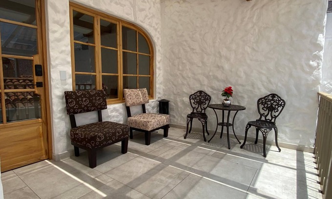 San Blas Apartment | Suite Moderno Colonial con Terraza Centro Histórico Cuenca