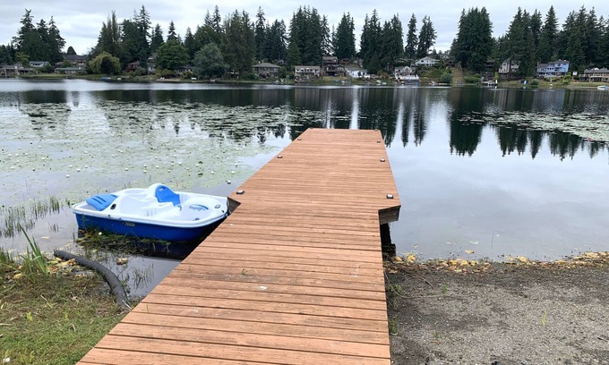 Picnic Point-North Lynnwood House | Suite on the Lake with Watercraft and fun