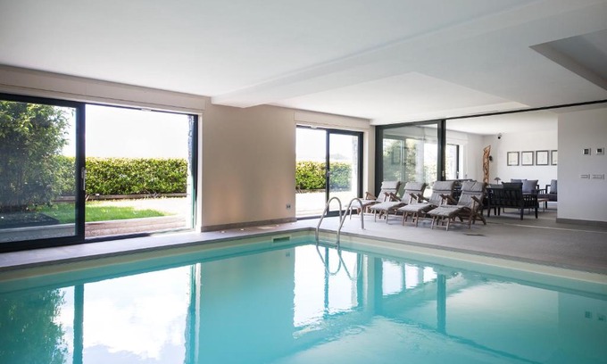 Como Apartment | SUITE & POOL-Como House-160 mt-Private Indoor Swimming Pool, heated all year-Private Covered Parking-Private Garden and terrace-Fully equipped Kitchen