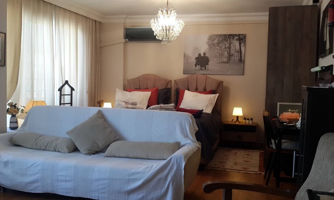 Moda House | Suite room. In the elite district of Kadikoy.