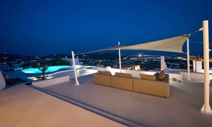 Tourlos Villa | Suite Ruby one bedroom suite with shared pool in Agia Sofia
