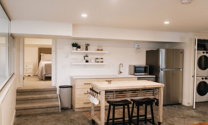 Greendale House | Suite with a PRIVATE POOL