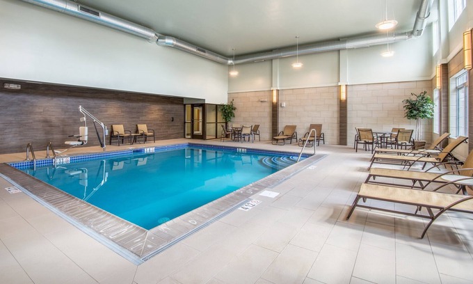East Texas Condo | Suite with Conference Space | Free Breakfast + 24-hour Business Center