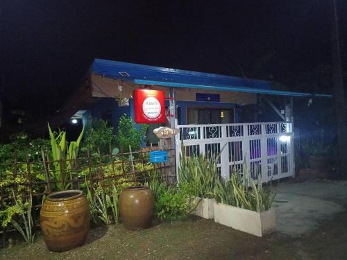 Lat Ya Hostel | Sukanya Garden and Home
