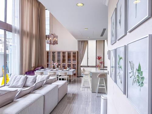 Sukhumvit Villa | Sukhumvit-Thonglor Luxury Pool Club Villa 5 Mins to BTS 素坤逸-通羅 豪華會所泳池別墅 5分鐘到達地鐵