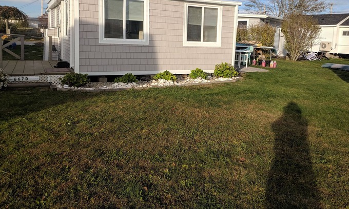 Snug Harbor Cottage | SUMMER 2022 - NOW BOOKING! EAST MATUNUCK BEACH COTTAGE ON POTTER'S POND
