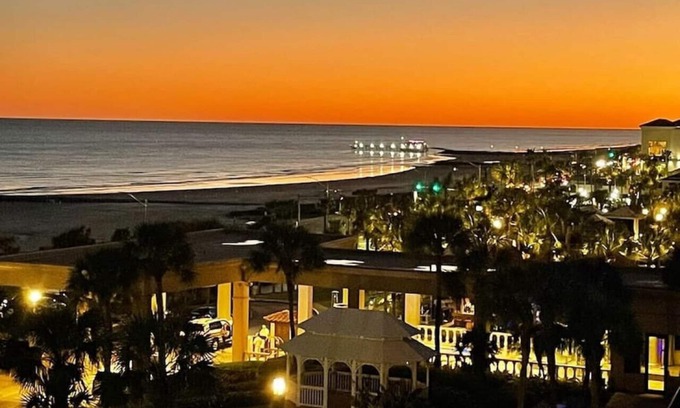 Galveston Resort | Summer By The Sea at the San Luis
