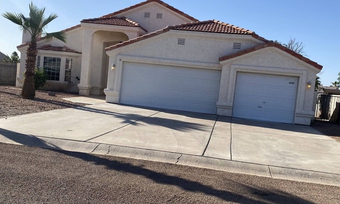 Mohave Valley House | SummerHaven 5 minute drive to river