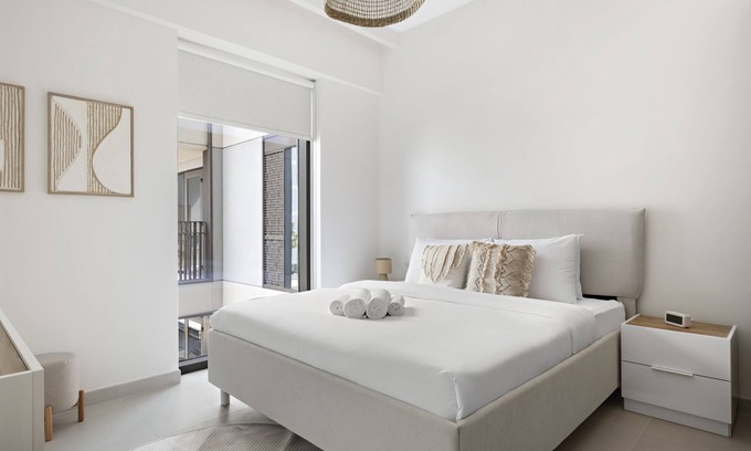 Dubai Apartment | Summery 1BR APT in Creek Beach