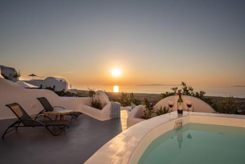 Finikia Apartment | Sun Angelos Oia - Luxury Cave Suites