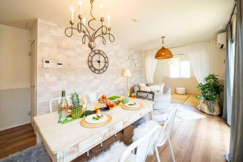 Azama House | Sun flower