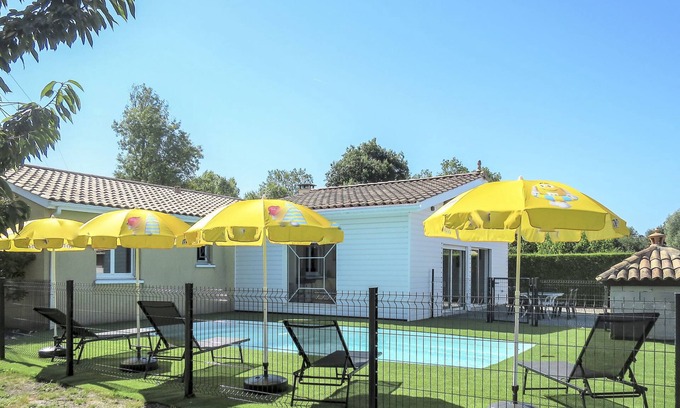 Civrac-en-Medoc House | Sun House by Interhome