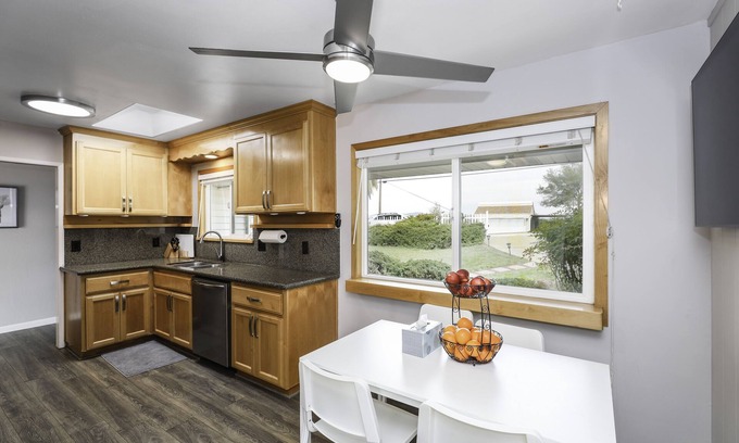 Fairview House | Sun-lit, Luxurious 3BR Home ideal for families