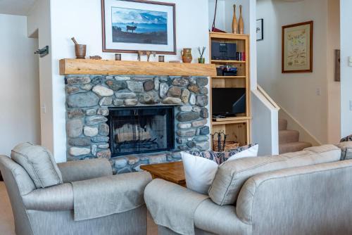 Ketchum House | Sunbird Condo 9