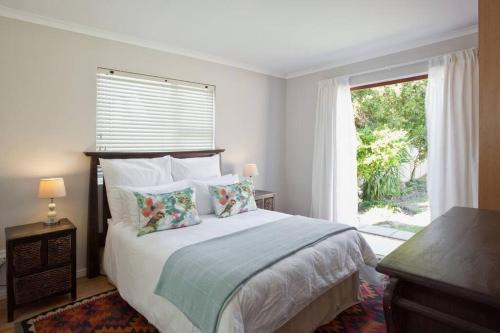 Somerset West Apartment | Sunbird Cottage